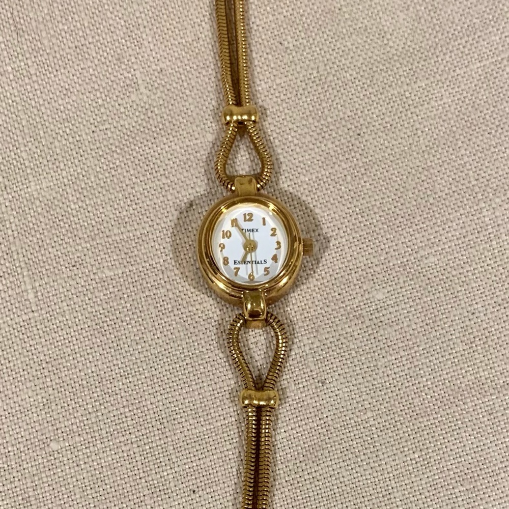 VINTAGE GOLD DRESS WATCH TIMEX COCKTAIL WATCH